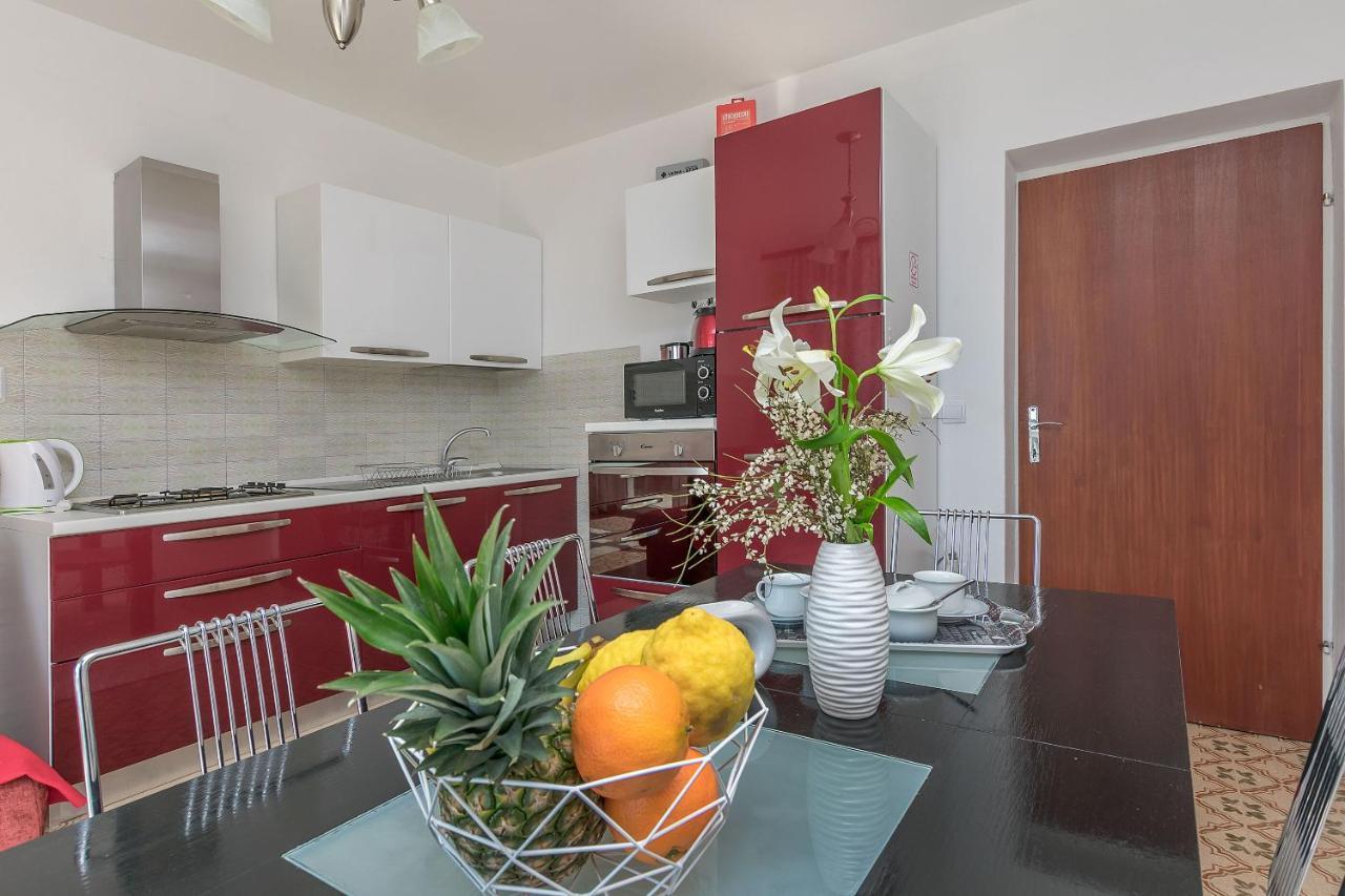 Apartments Clarus Mare Duce Luaran gambar
